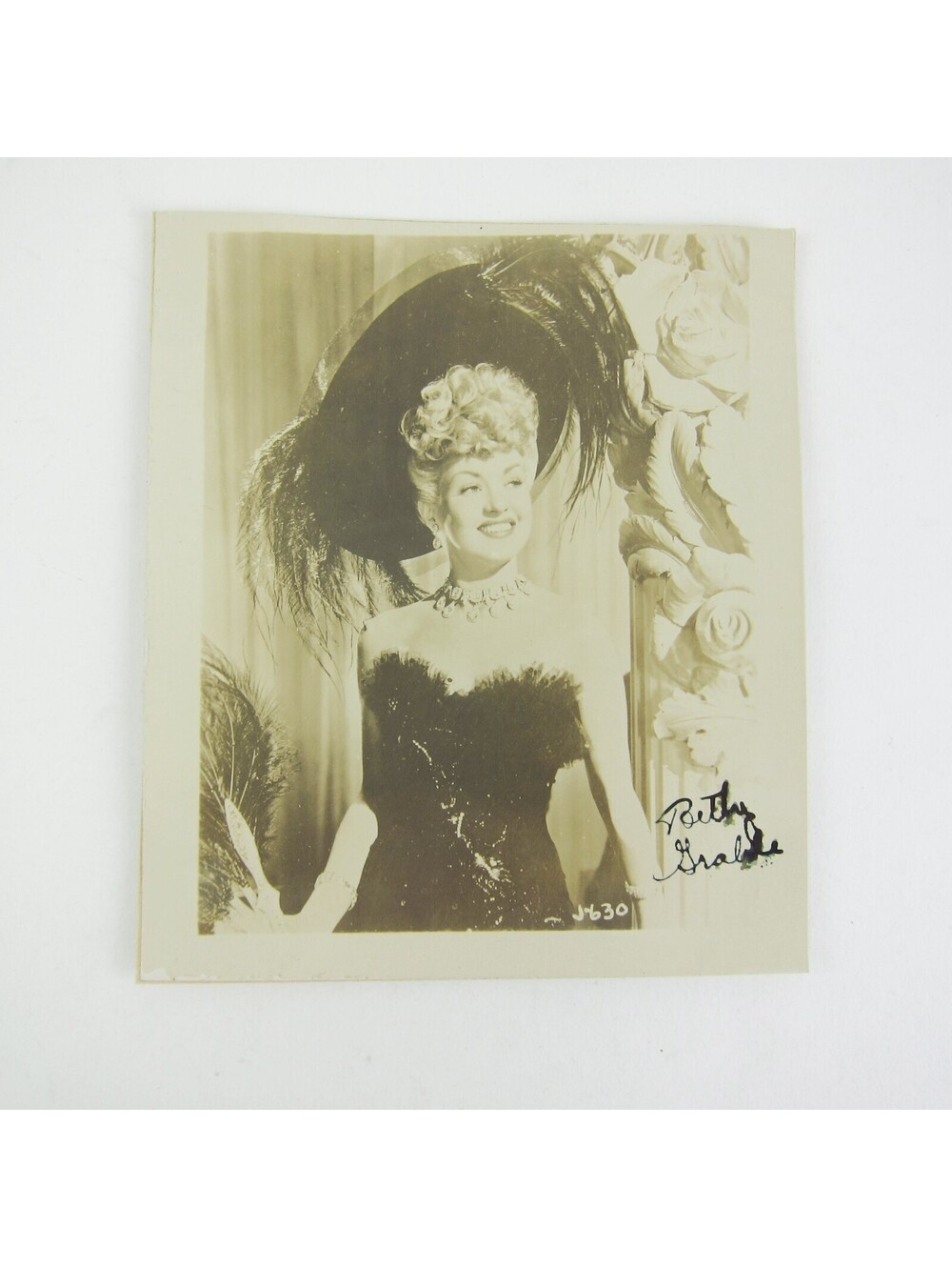 Betty Grable Photograph 5x4 Hollywood Actress Black Dress & Hat Vintage 1940s